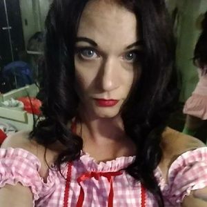 Meet your Posher, Sabrina